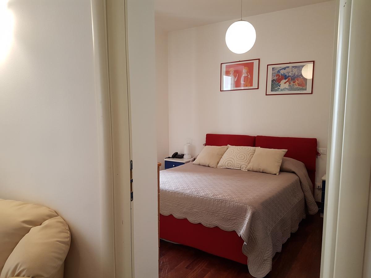 Bed & Parking Apartment Palermo Exterior foto