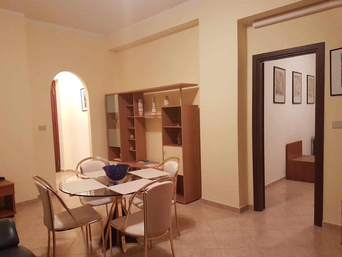 Bed & Parking Apartment Palermo Exterior foto
